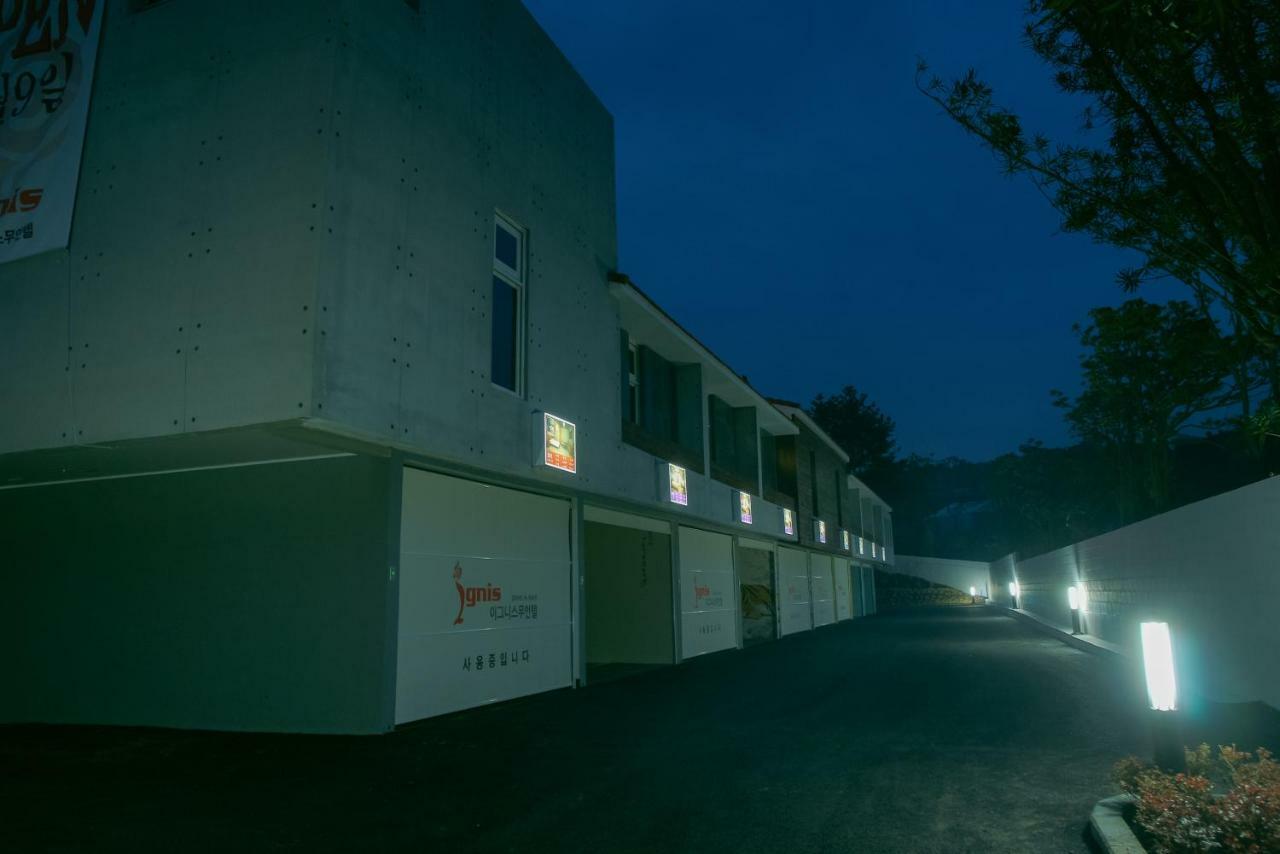 Ignis Motel Jeju Exterior photo